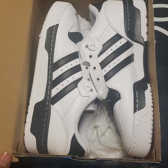 ADIDAS RIVALRY LOW EG8062 - Picture 8 of 10